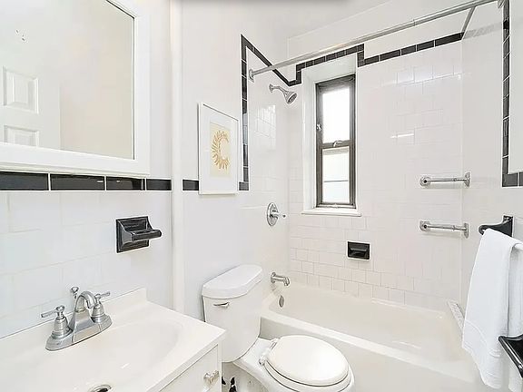 5th image of 201 E 30th St APT 44