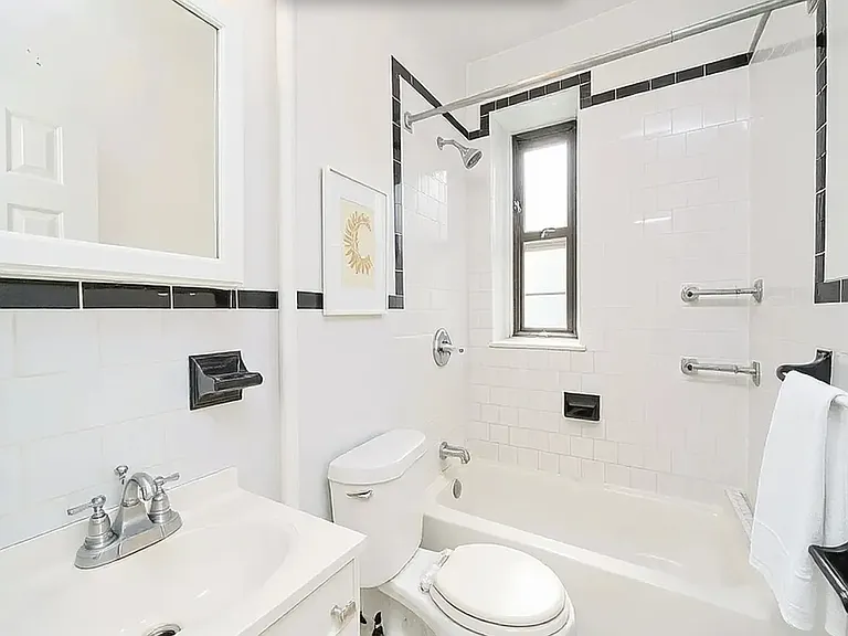 201 E 30th St #44 — Photo 5