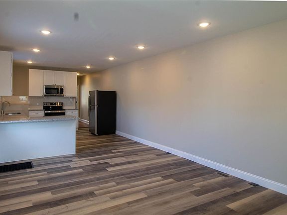 4th image of 9313 Sterling Pl #9313