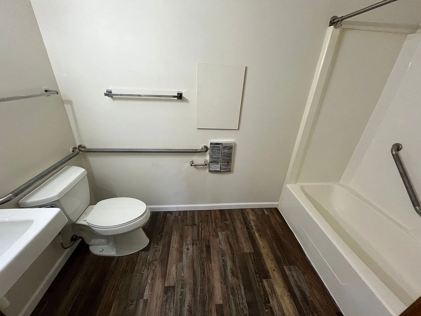 Brook Villa Apartments I — Photo 3