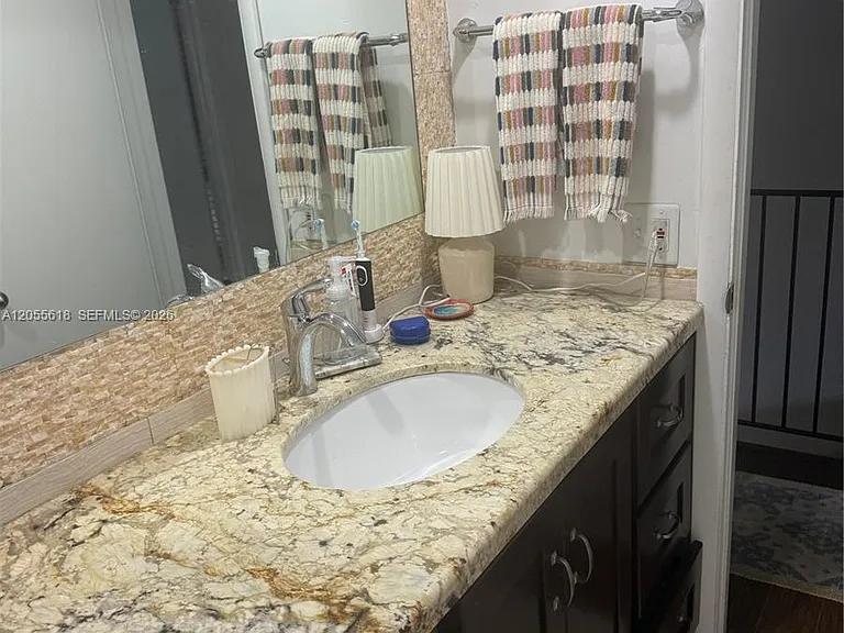 6709 N Kendall Dr #220 — Photo 17
