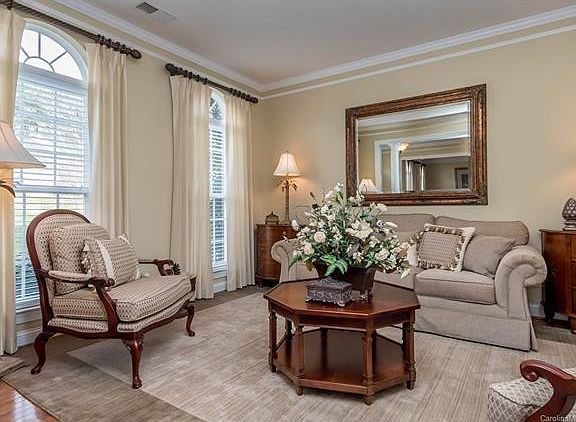 3rd image of 417 Stonewater Bay Ln