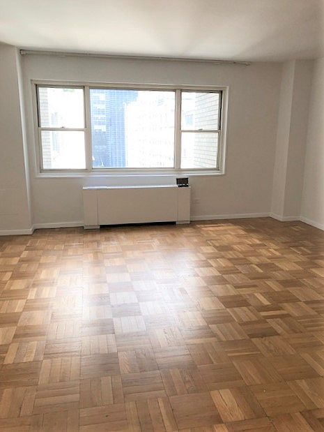 1st image of 1381 Avenue Of The Amer #14Q