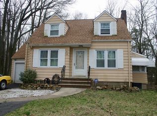 18 Brook St, Caldwell, NJ 07006