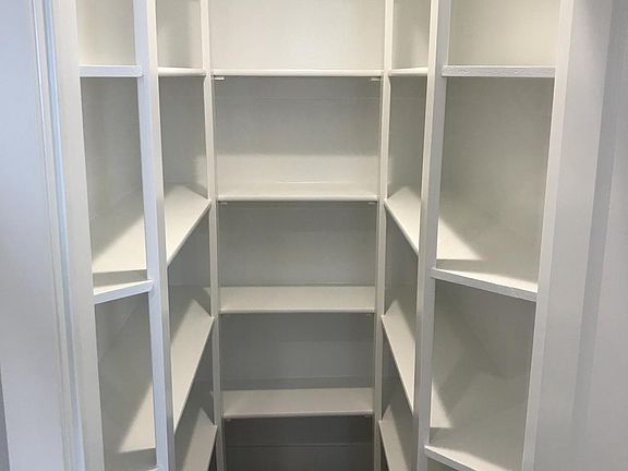 4th image of 283 W 3250 N