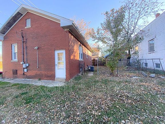 3rd image of 1106 W Franklin St