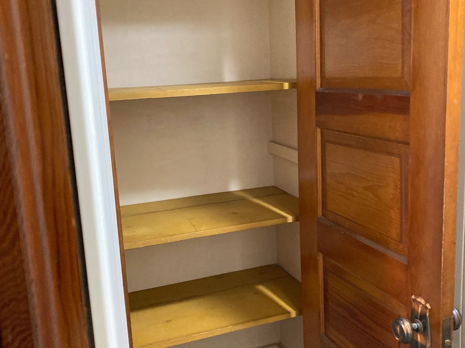 719 Abbott Rd — Photo 2