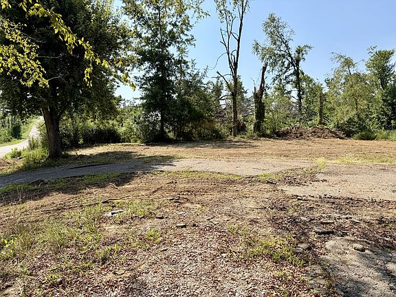 3rd image of 456 Pharr Ave