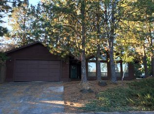 2636 Eaton Dr, Medford, OR 97504
