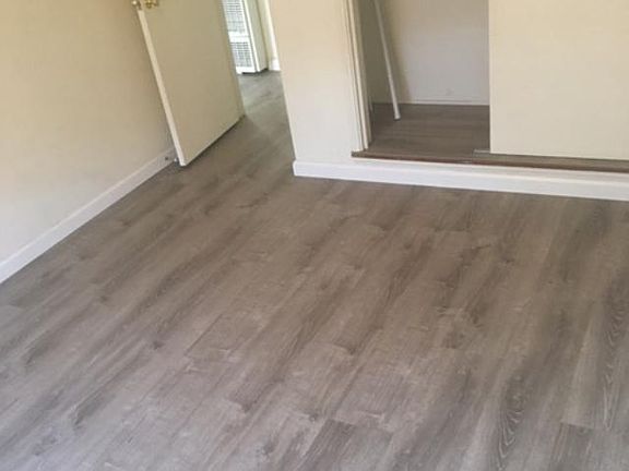 4th image of 210 W Pueblo St