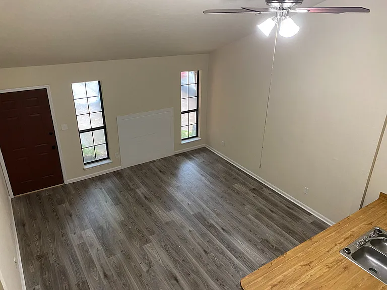 1235 Chee Ln — Photo 3