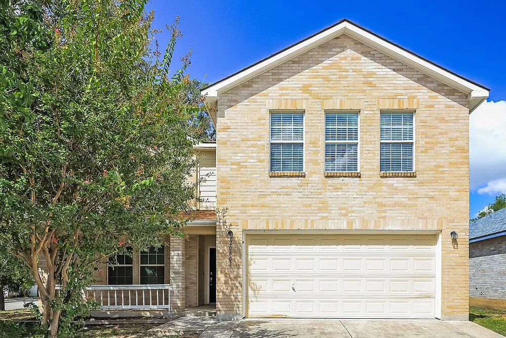 4 bed, 2.5 bath, 2861 sqft, $2,555 — Photo 1