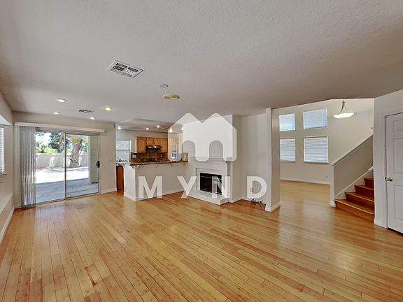 5th image of 1700 Glenwillow Dr