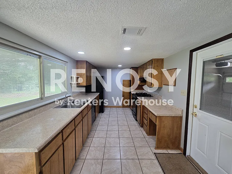 4833 Huntlea Ct — Photo 8