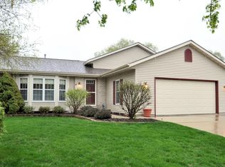 709 Bittersweet Ln, Watertown, WI 53094