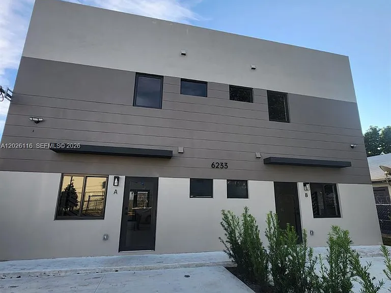 6233 NW 20th Ave #B — Photo 2