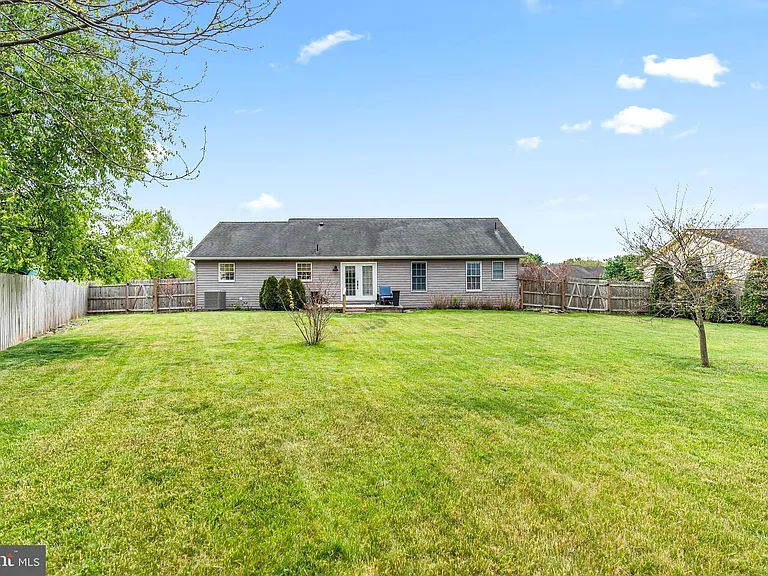 10025 Jasper Dr — Photo 8