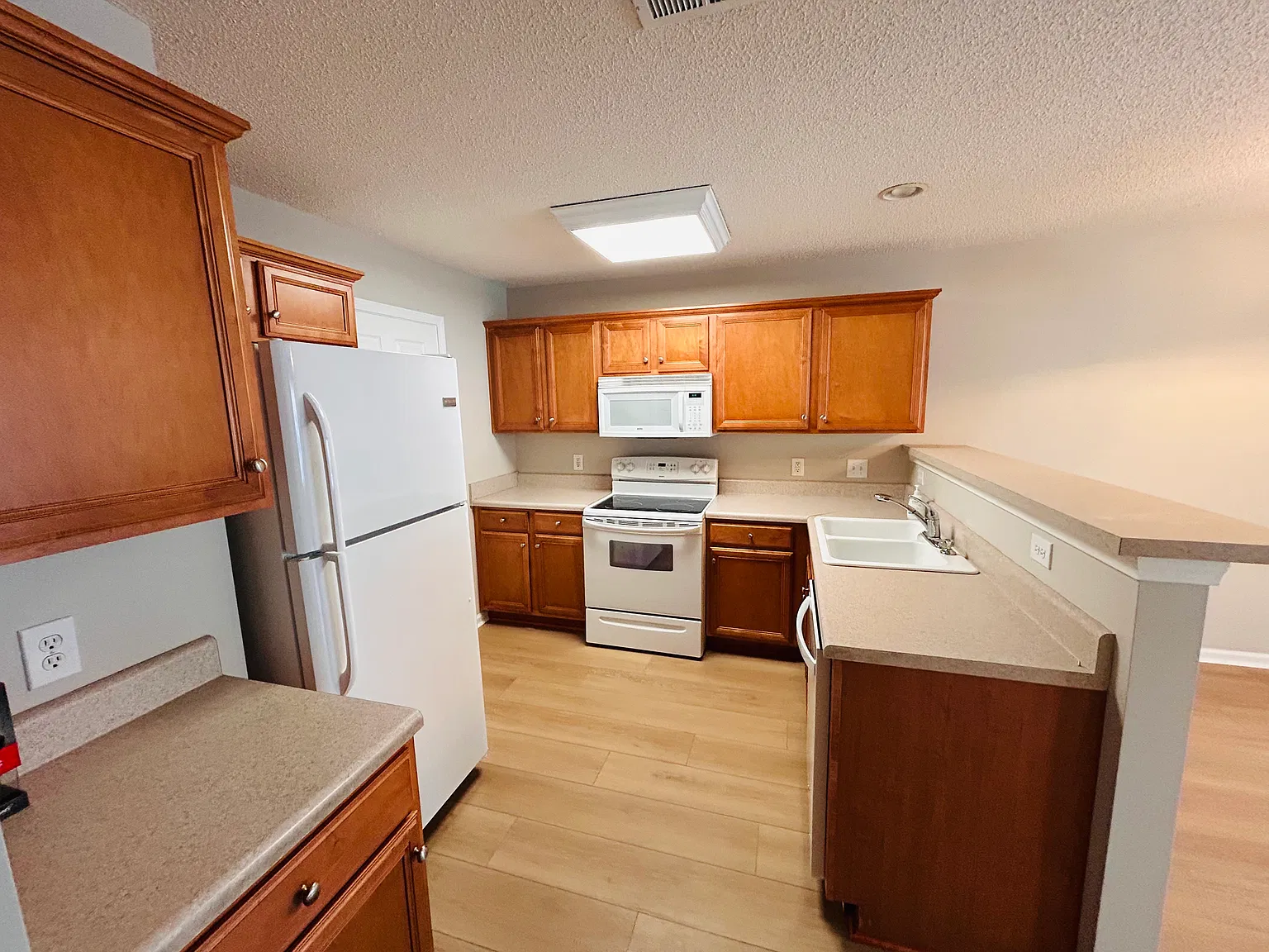 2 bed, 1151 sqft, $1,300 — Photo 4