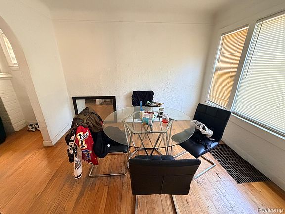 11th image of 16814 Lilac St