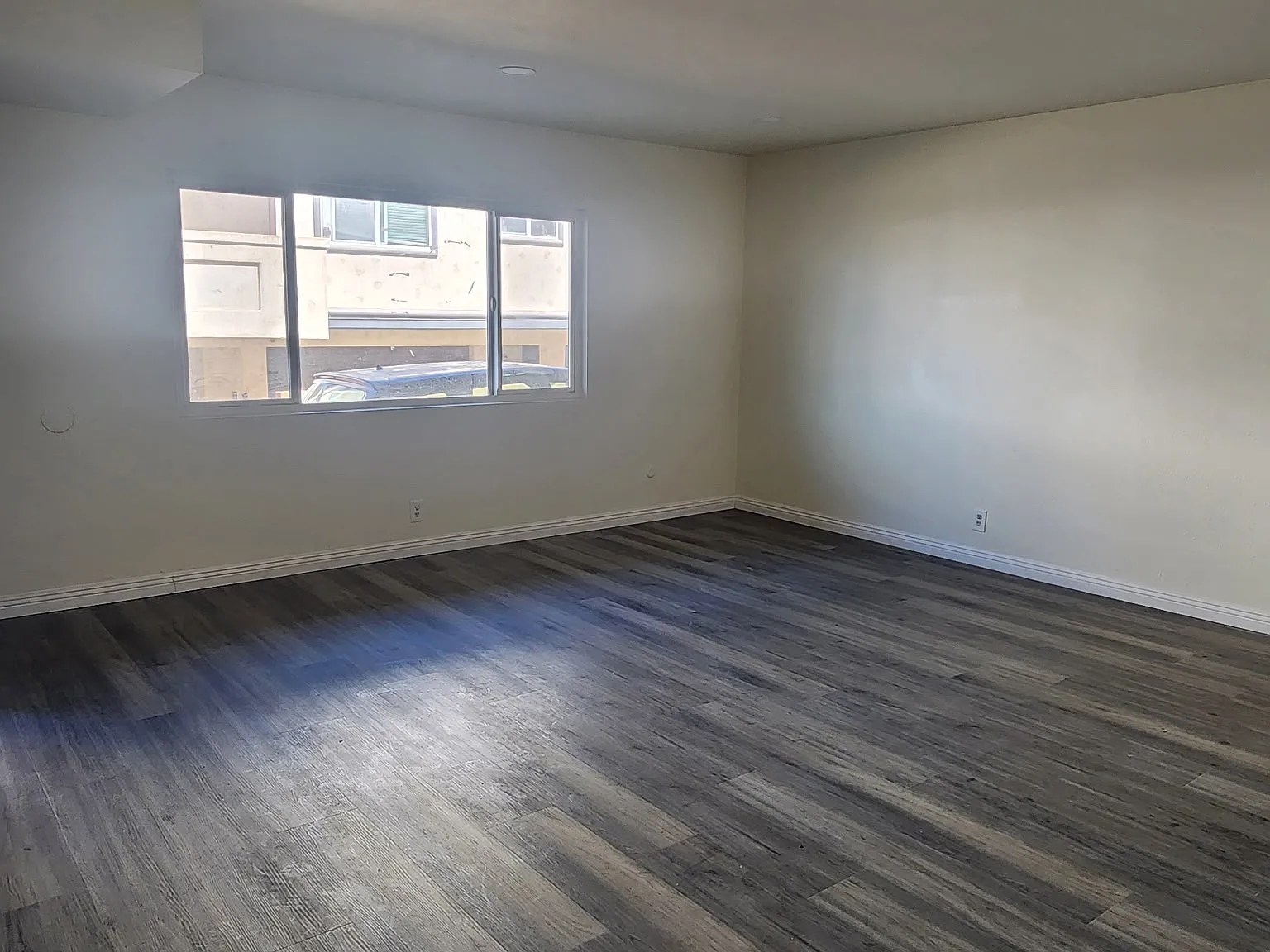 3 bed, 1200 sqft, $3,100 — Photo 3