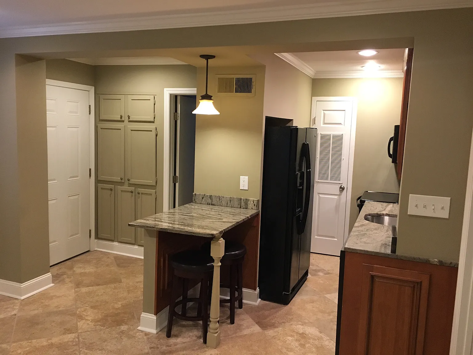 1 bed, 600 sqft, $995 — Photo 2