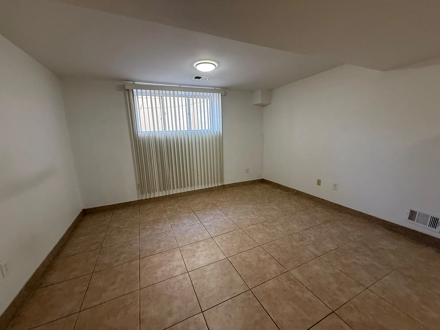 Studio, $1,500 — Photo 1