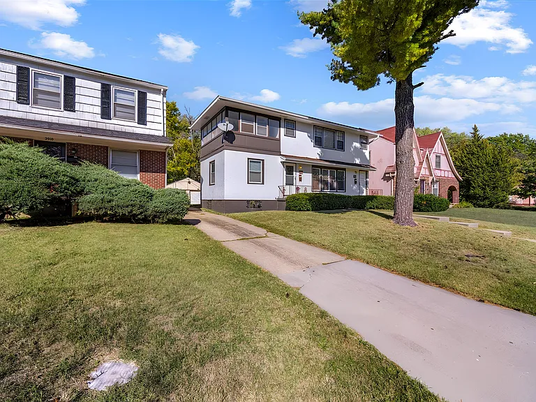 E Meyer Blvd — Photo 10