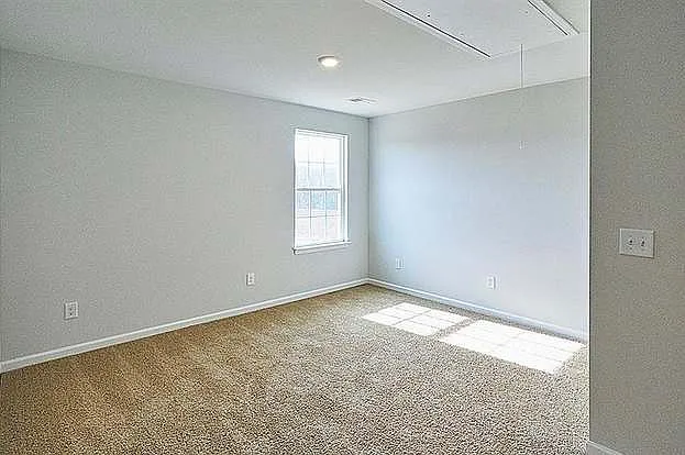 125 Saddlehorse Ln — Photo 3