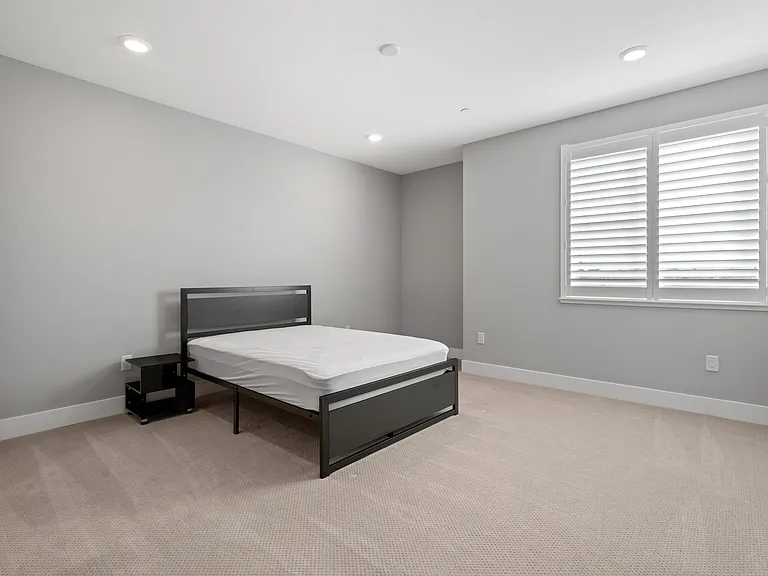 1048 Monroe St #321 — Photo 15