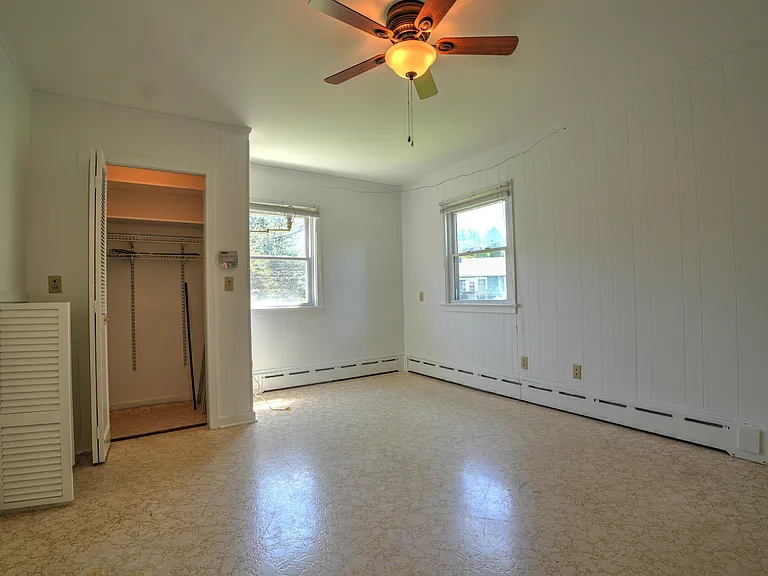 954 State Route 173 — Photo 17