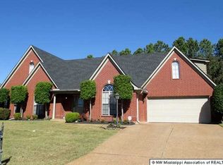 1576 Crossing Dr, Horn Lake, MS 38637