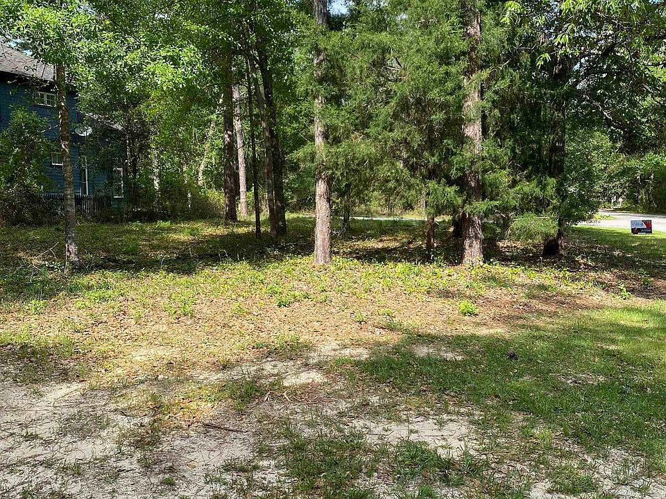 1st image of 35 Shinnecock Ln