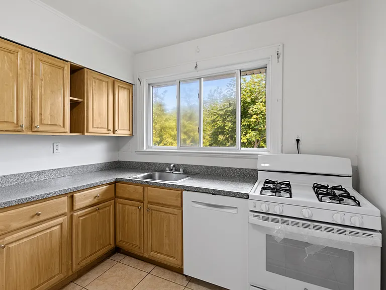 245 W Walnut St #2 — Photo 14