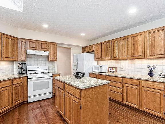 3rd image of 3726 Boathouse Dr