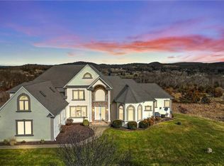 10 Silvertail Rd, Chester, NY 10918