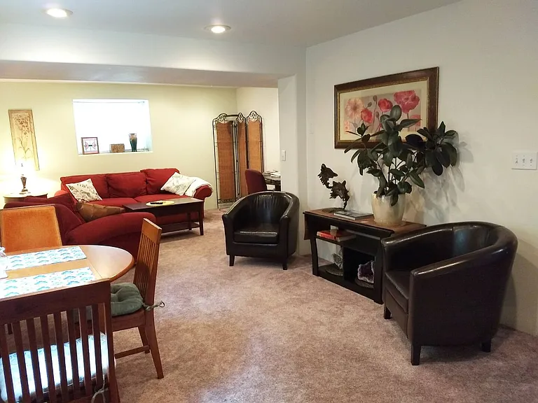 242 Griffith St — Photo 27