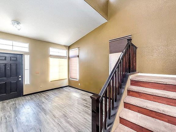 Entry/Living