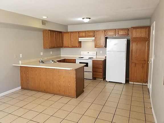 5th image of 1915 S 39th St Unit 36
