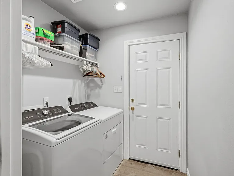 2111 Lone Star Rd — Photo 23