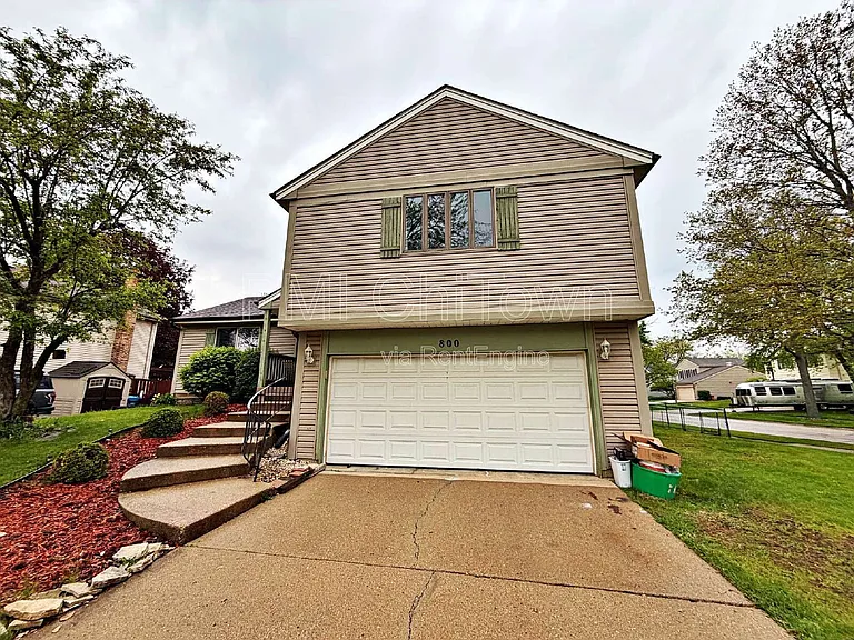 800 W Beechtree Ln — Photo 1