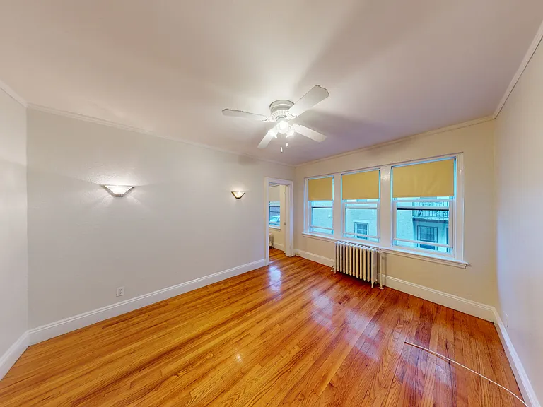 74 Strathmore Rd #1 — Photo 2