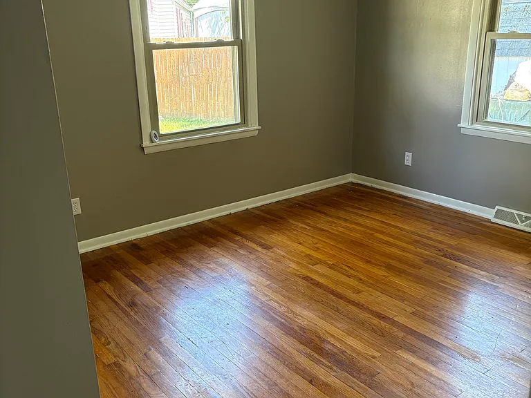 1860 Clearbrook Dr — Photo 5