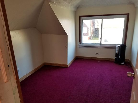 2nd image of 5118 Yemans St