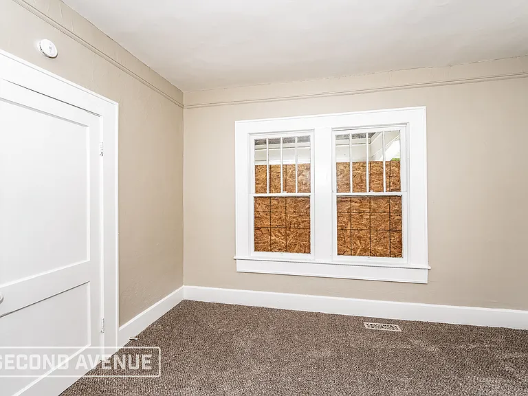 2800 Avenue H — Photo 15