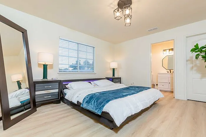 1 bed, 1.0 bath, $1,600 — Photo 2