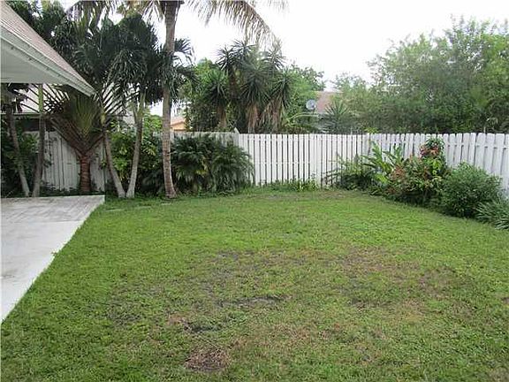 2nd image of 11727 NW 39th St