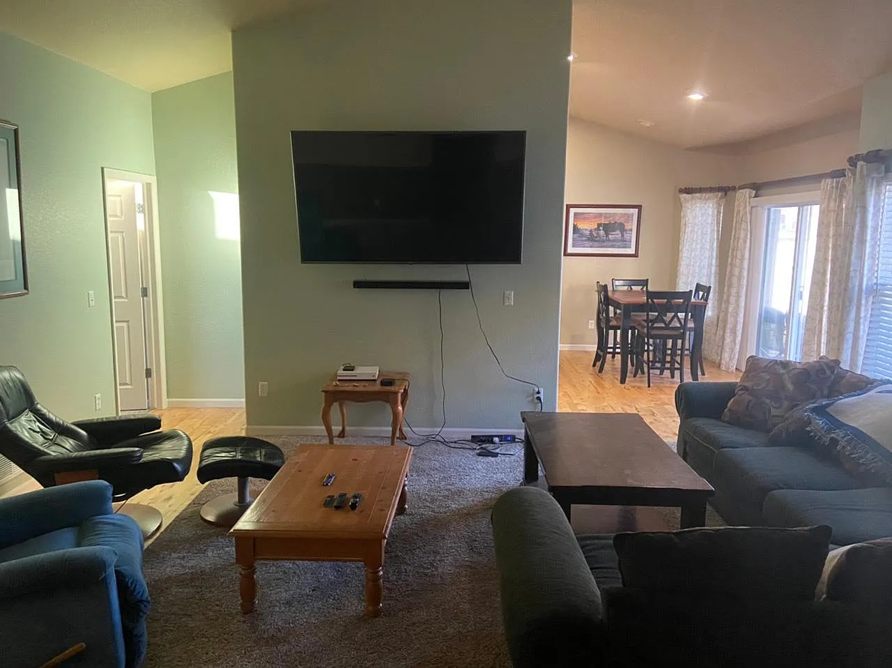 5 bed, 3124 sqft, $2,800 — Photo 4
