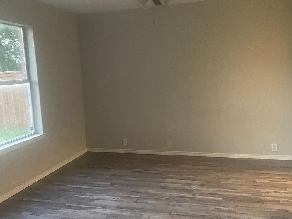 1st image of 106 Pheasant Ln