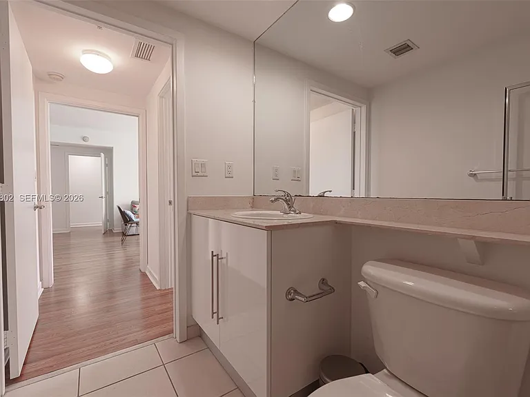 325 Biscayne Blvd #821 — Photo 10