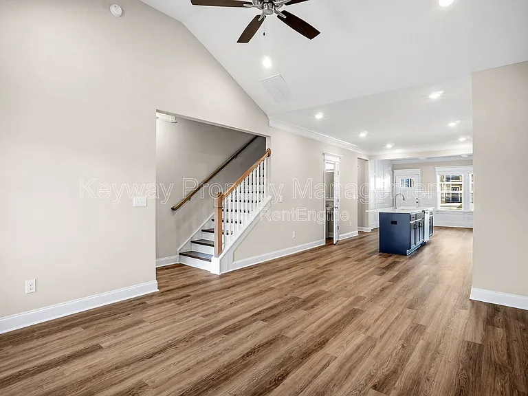 2106 SE Denmark Ave — Photo 8